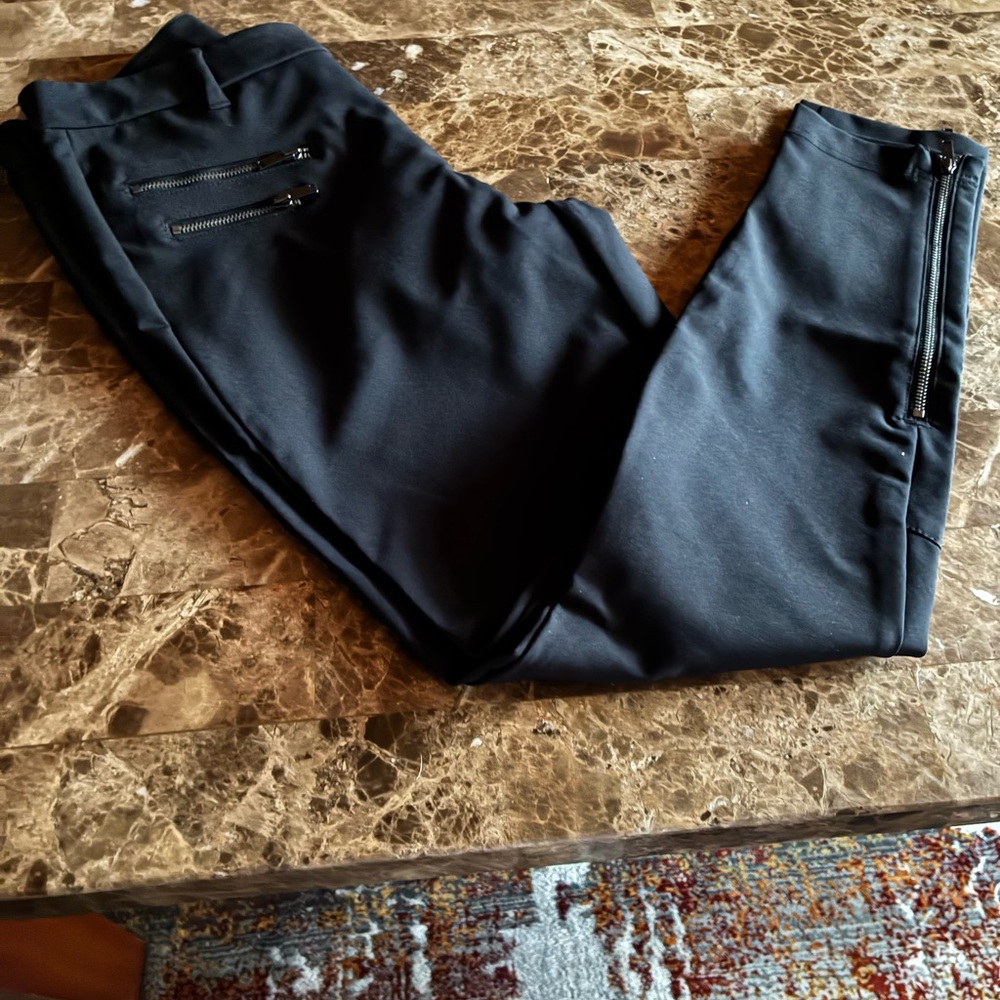 NWOT GAP Black Ladies Pants